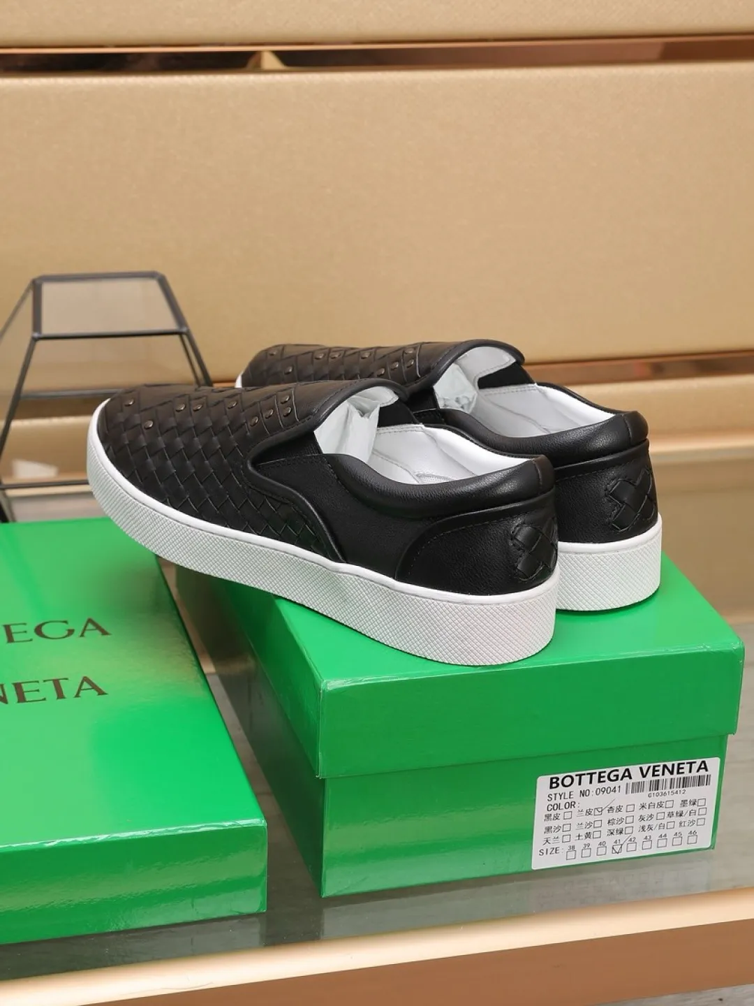 Men's men's shoes 💰Men's shoes 💰540💰🔥[BV] series of top purchasing agents 🔍Imported first-layer cowhide woven surface, cowhide foot pads lining environmentally friendly ♻️Does not fade, 💪Sole: Rubber combination original factory special original outsole ⚠Original and single goods 🔍🔍You can come in and out at will, welcome to compare ⚠Number of sizes: 38-44